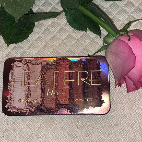 OKALAN 6-Color Eyeshadow Palette - Picture 2 of 3
